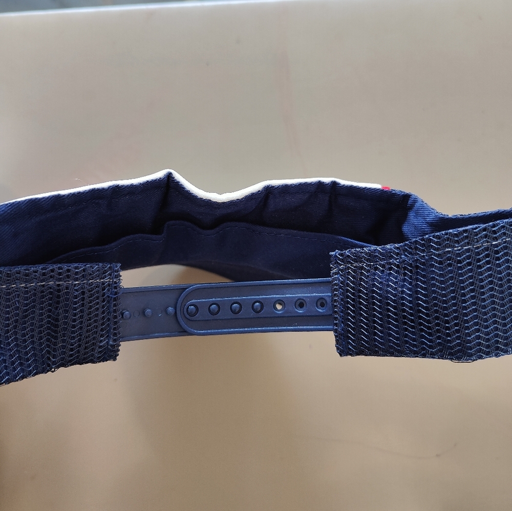 Adjustable visor - Picture 2 of 3